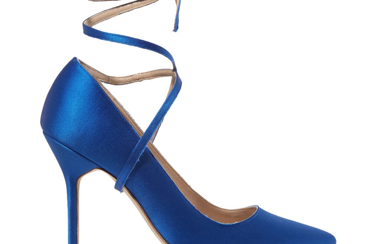 vetements and manolo blahnik satin pumps