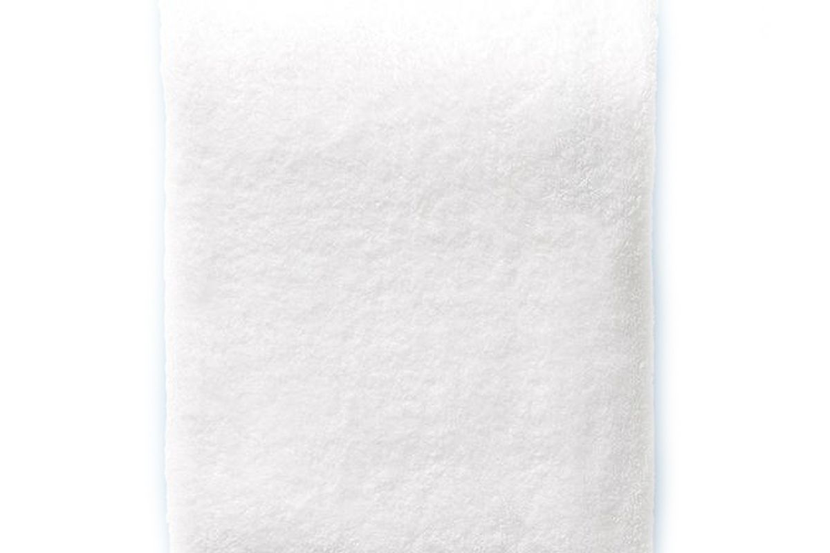 weezie piped edge bath towel