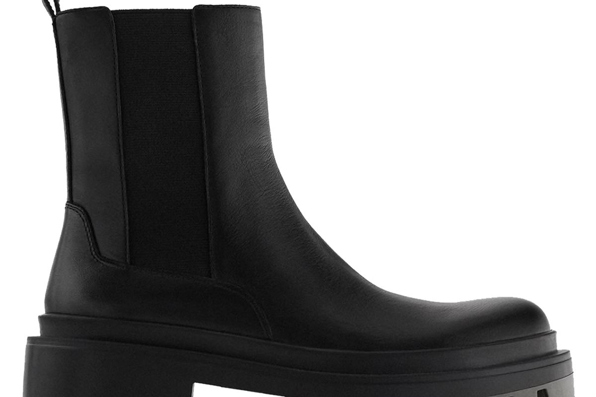 zara lug sole low heel leather ankle boots