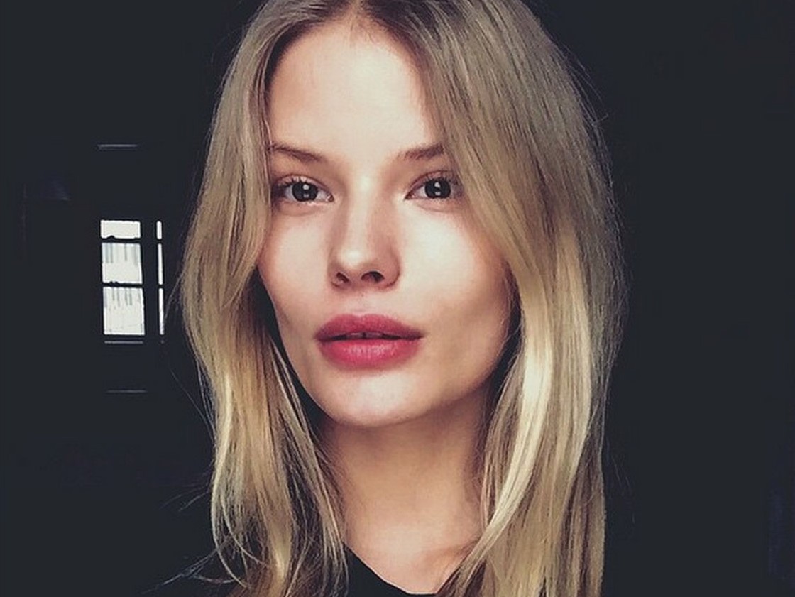 Josephine Skriver and More Models Share Selfie-Taking Tips - Coveteur