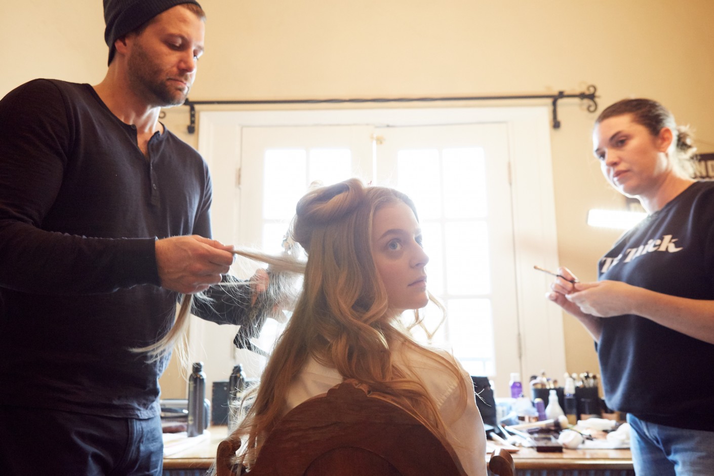 Anna Baryshnikov Gets Ready For Vanity Fair S 2017 Oscars Party