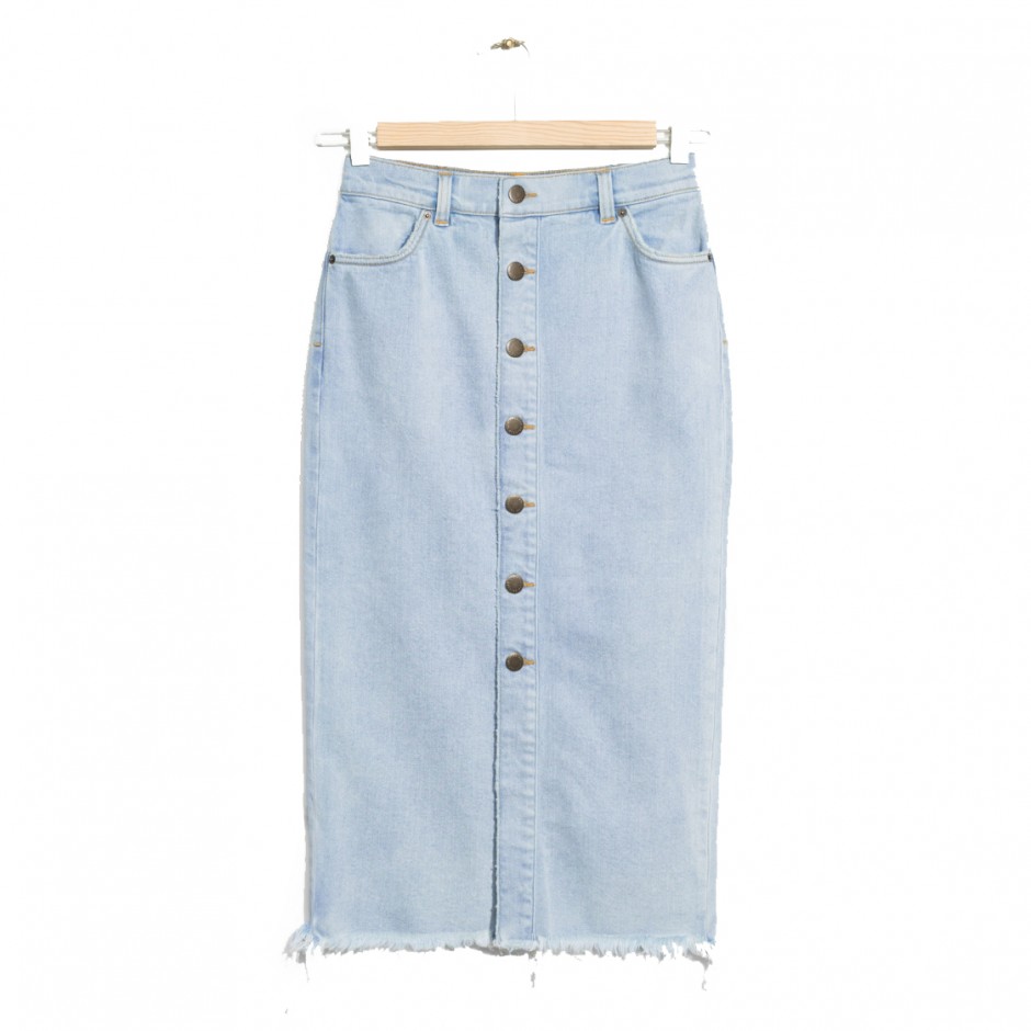 Midi- and Maxi-Length Denim Skirts Are Currently Trending - Coveteur