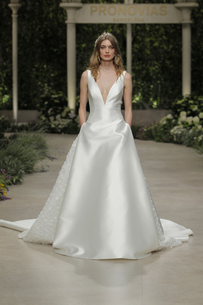 The Best Weddings Dresses From The Pronovias 2019 Collection