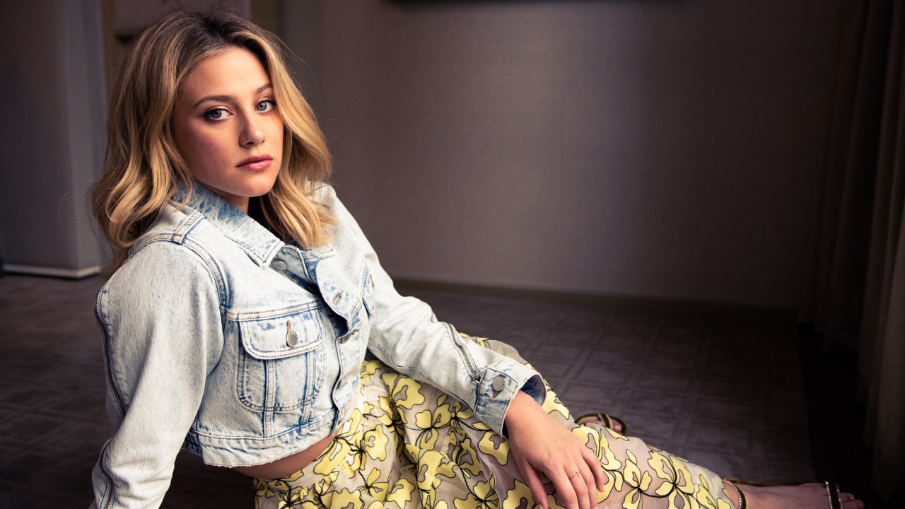 Hustlers’ Lili Reinhart on Never Wearing Low-Rise Jeans & All That Fake Vomit