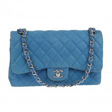 chanel classic double flap quilted matte jumbo bag